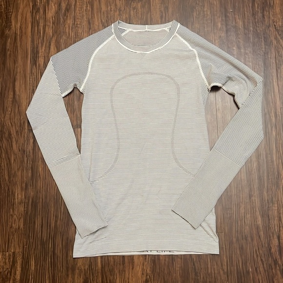 EUC Lululemon Run: Swiftly Tech Long Sleeve *Stripe White 6 - Picture 7 of 13